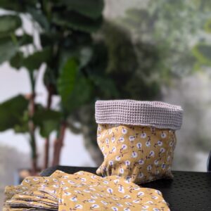 Corbeille + 7 serviettes de table motif jaune