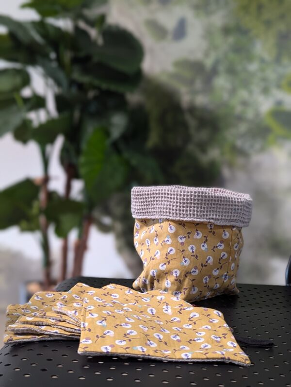 Corbeille + 7 serviettes de table motif jaune